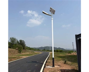 博乐路边太阳能路灯安装